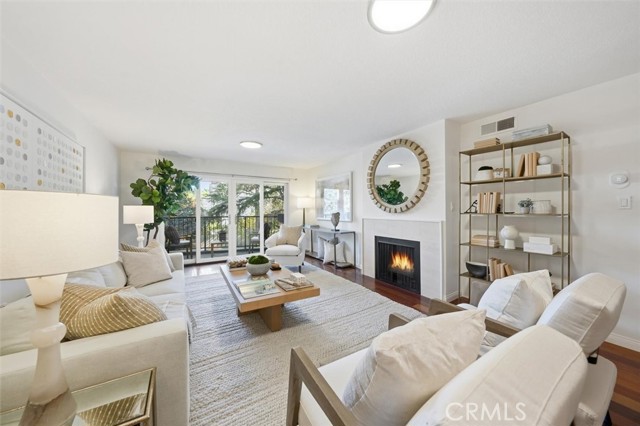 Detail Gallery Image 8 of 41 For 222 7th, Santa Monica,  CA 90402 - 2 Beds | 2 Baths