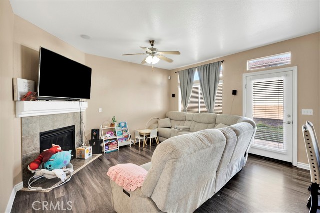 8846 Tamarisk Avenue, Hesperia CA: https://media.crmls.org/medias/371299ab-3cd9-4c8e-b49f-88fd87de51e1.jpg