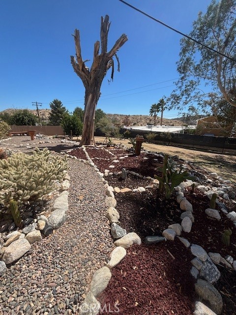 48831 Garden Drive, Morongo Valley CA: https://media.crmls.org/medias/37130eea-5c01-4187-9028-5949044f58f7.jpg
