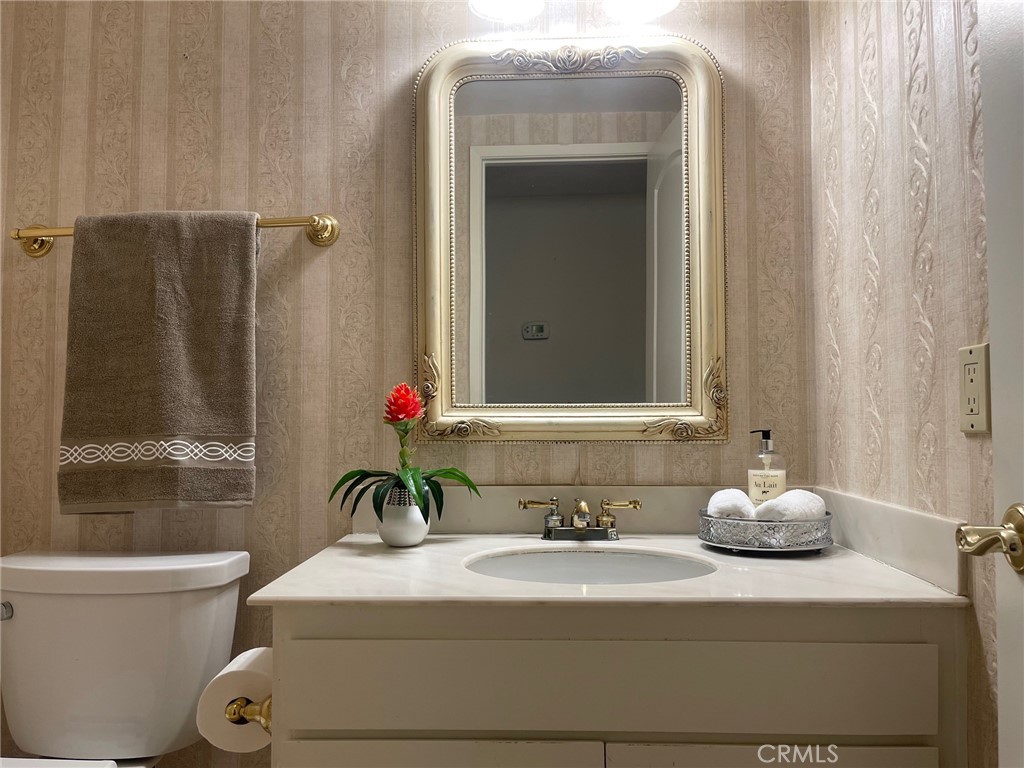 https://media.crmls.org/medias/37132d90-ba42-4180-8887-6bf10338a7e5.jpg?preset=X-Large
