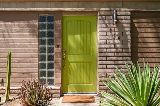 Detail Gallery Image 4 of 69 For 576 E Desert Holly Cir, Palm Springs,  CA 92262 - 3 Beds | 2 Baths