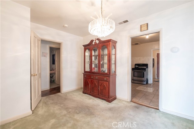 1257 E 76th Place, Los Angeles CA: https://media.crmls.org/medias/3713d38e-145b-4f9e-9f2b-2ee136069387.jpg