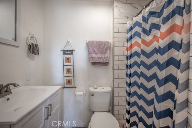 9555 1/2 Hierba Road, Agua Dulce CA: https://media.crmls.org/medias/37141b1a-b363-4b23-872f-43c73c7e1c63.jpg