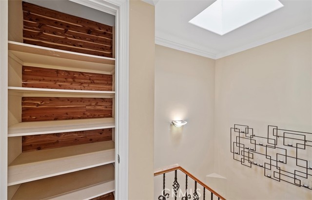 Detail Gallery Image 16 of 44 For 17937 Magnolia Bld #18,  Encino,  CA 91316 - 2 Beds | 3 Baths