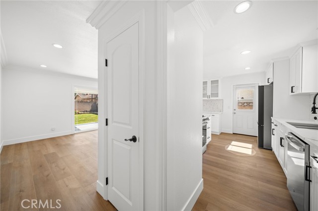 Detail Gallery Image 4 of 39 For 11744 Hollyview, La Mirada,  CA 90638 - 3 Beds | 2 Baths