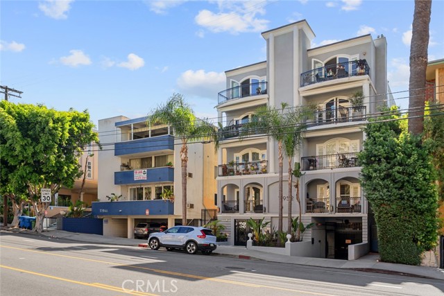 11952 Montana Ave, #203
