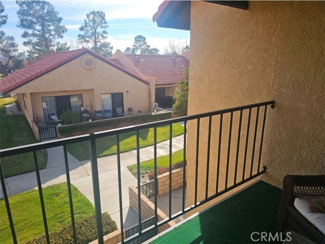 Detail Gallery Image 4 of 12 For 19045 Elm, Apple Valley,  CA 92308 - 2 Beds | 2 Baths