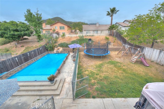 Detail Gallery Image 2 of 28 For 29073 Forest View, Lake Elsinore,  CA 92530 - 3 Beds | 2/1 Baths