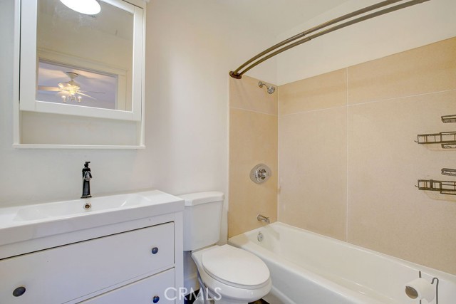 4923 Golden West Avenue, Temple City CA: https://media.crmls.org/medias/37170df9-da71-4b00-a52a-a48451684973.jpg
