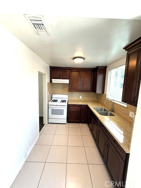 11300 Emelita Street, North Hollywood CA: https://media.crmls.org/medias/371714a7-0f43-4d1b-be9c-fda402783e85.jpg