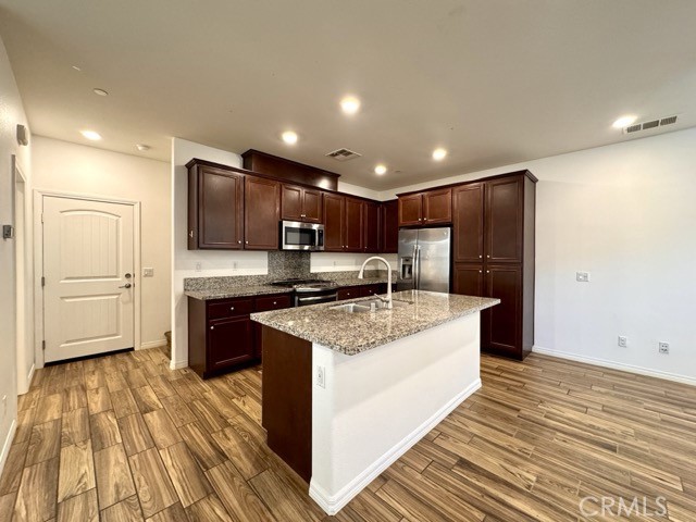 Detail Gallery Image 11 of 60 For 40372 Calle Real, Murrieta,  CA 92563 - 3 Beds | 2/1 Baths