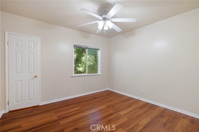 Detail Gallery Image 11 of 34 For 10530 Mcvine Ave, Sunland,  CA 91040 - 2 Beds | 2 Baths