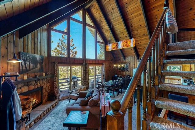 Detail Gallery Image 13 of 31 For 887 Rhine Rd, Lake Arrowhead,  CA 92352 - 4 Beds | 3 Baths