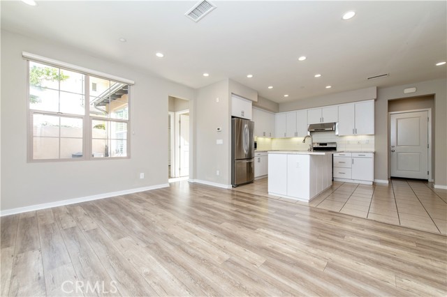 107 Tubeflower, Irvine CA: https://media.crmls.org/medias/3718fba1-2533-48b2-b4c3-af33c65b1b51.jpg