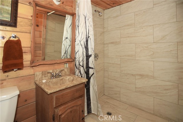 Detail Gallery Image 35 of 39 For 39222 North Shore Dr, Fawnskin,  CA 92333 - 2 Beds | 2 Baths