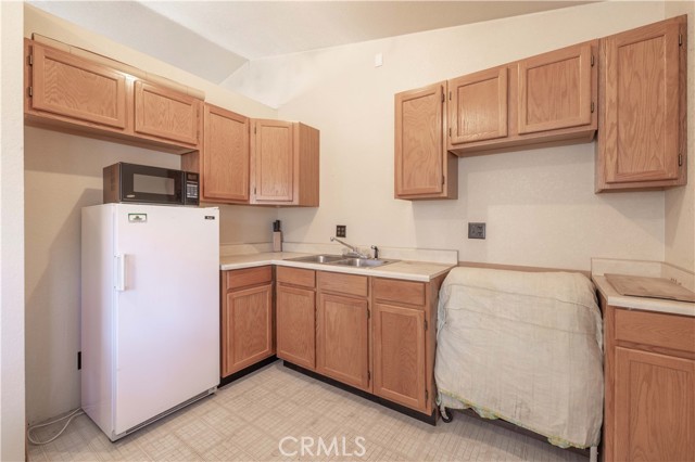 Detail Gallery Image 4 of 17 For 2184 4th Ln, Big Bear City,  CA 92314 - 2 Beds | 1 Baths