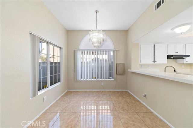 Detail Gallery Image 11 of 29 For 15512 Ventura Ln, Victorville,  CA 92394 - 3 Beds | 2 Baths