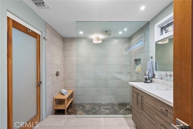3051 Gertrude Avenue, La Crescenta CA: https://media.crmls.org/medias/371abfd1-1296-4514-a31a-d9116b209df8.jpg