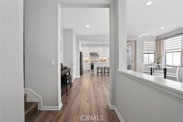 Detail Gallery Image 3 of 66 For 116 Nature Walk, Irvine,  CA 92618 - 3 Beds | 3/1 Baths