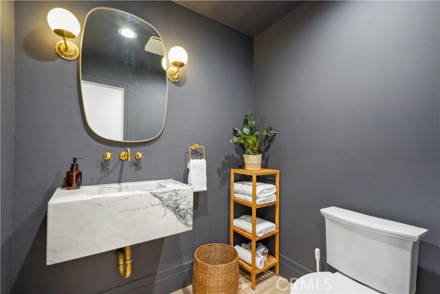 371b619f Dfb5 495f B832 1245a665c352