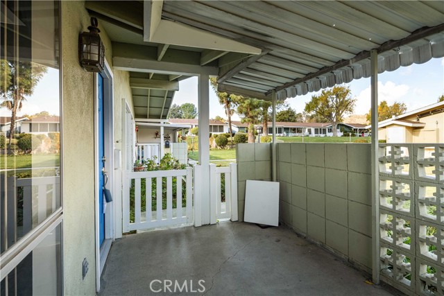 Detail Gallery Image 13 of 28 For 19144 Avenue of the Oaks #D,  Newhall,  CA 91321 - 2 Beds | 1 Baths