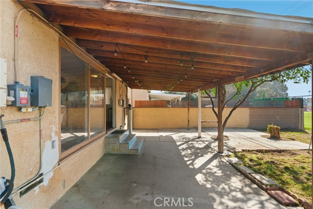 665 Hennipen, Pomona CA: https://media.crmls.org/medias/371be972-2096-498d-b2ef-515da8d4eef8.jpg