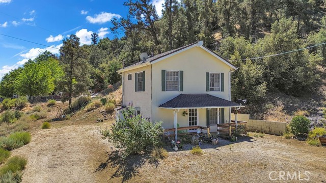 312 Border Street, Frazier Park CA: https://media.crmls.org/medias/371c7c3d-04b6-4aac-a0c5-07764f456a0d.jpg