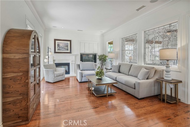 Detail Gallery Image 4 of 44 For 27976 Red Pine Ct, Valencia,  CA 91354 - 2 Beds | 3 Baths