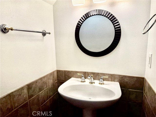 Detail Gallery Image 24 of 26 For 18930 Sherman Way #17,  Reseda,  CA 91335 - 4 Beds | 3 Baths