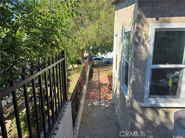 Detail Gallery Image 4 of 28 For 1830 Stanley Ave, Signal Hill,  CA 90755 - – Beds | – Baths