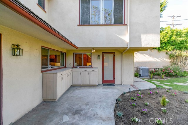 1558 Hillcrest Avenue, Glendale CA: https://media.crmls.org/medias/371f8257-6ed8-4558-b834-d208cd3034d5.jpg