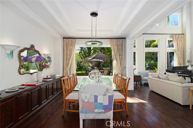 Detail Gallery Image 15 of 59 For 19134 Briarfield Way, Tarzana,  CA 91356 - 6 Beds | 7/1 Baths