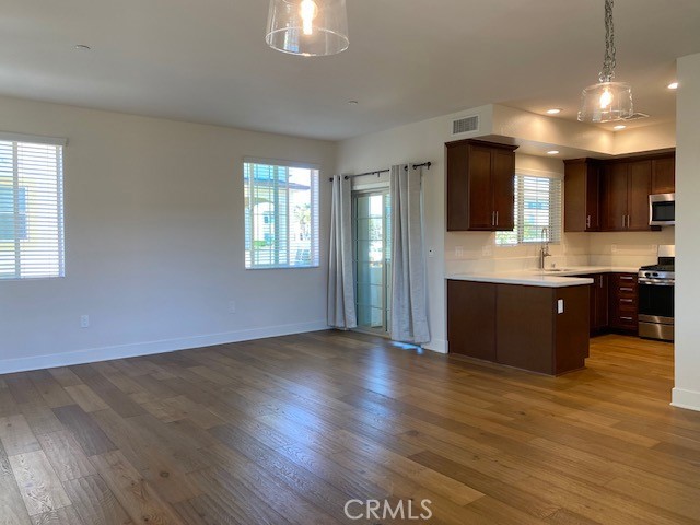 2209 W 237th Street, Torrance CA: https://media.crmls.org/medias/37202d07-1bf5-448d-901e-0fd8349c7527.jpg