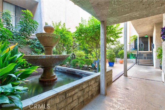 Detail Gallery Image 7 of 48 For 1401 Valley View Rd #215,  Glendale,  CA 91202 - 2 Beds | 2 Baths