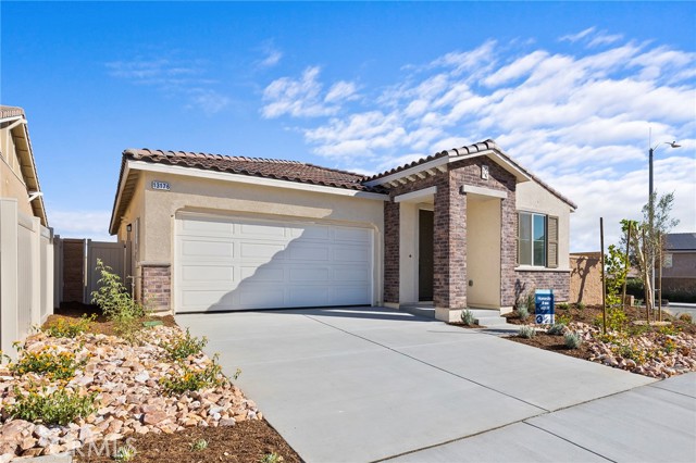 Detail Gallery Image 3 of 19 For 13176 Upland Ct, Hesperia,  CA 92344 - 3 Beds | 2 Baths