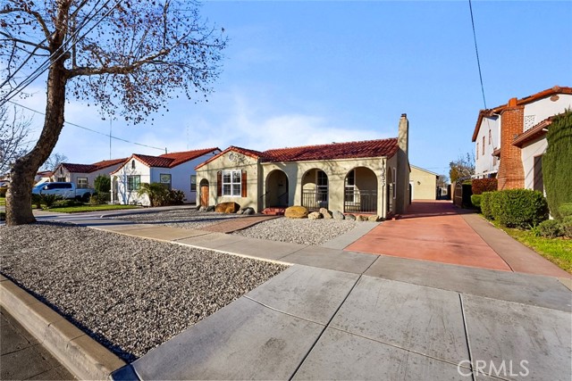 Detail Gallery Image 2 of 33 For 956 J, Los Banos,  CA 93635 - 2 Beds | 1 Baths