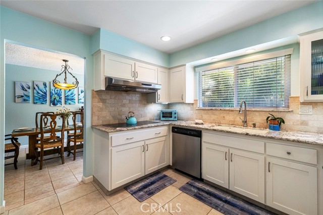 Detail Gallery Image 15 of 40 For 8052 N Mariposa St, Fresno,  CA 93720 - 3 Beds | 2 Baths