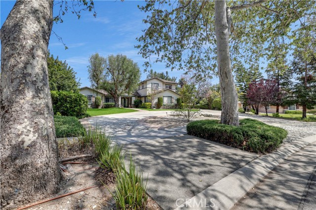 1050 Fuller Drive, Claremont CA: https://media.crmls.org/medias/3721fe5d-ac6d-4e1d-b1ca-5299ee54b6c0.jpg