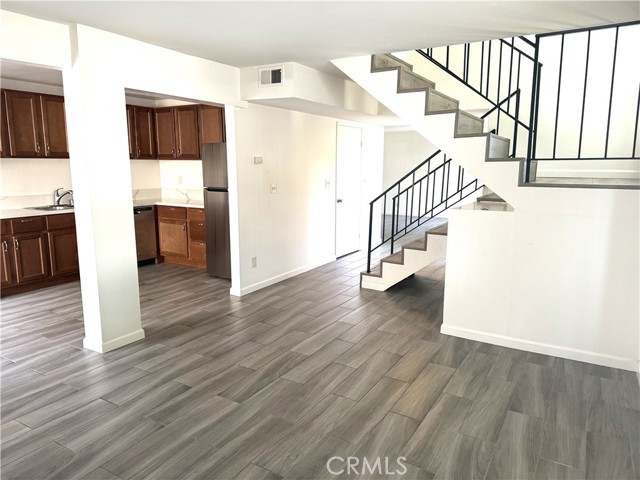 Detail Gallery Image 7 of 19 For 16682 Dolores Ln, Huntington Beach,  CA 92649 - 2 Beds | 2/1 Baths