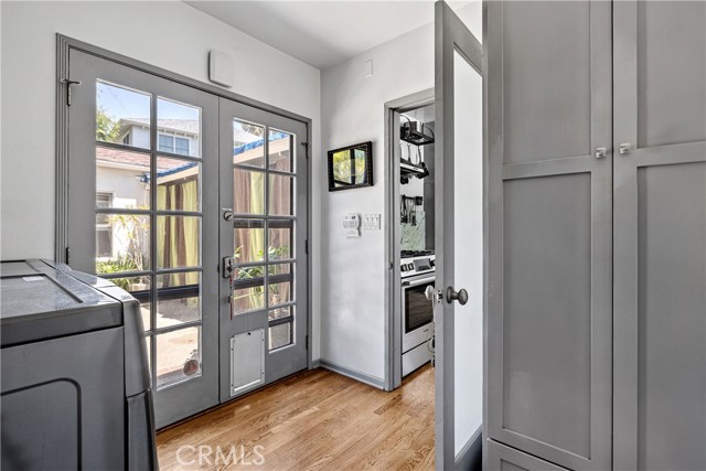 Detail Gallery Image 22 of 33 For 1701 Pier Ave, Santa Monica,  CA 90405 - 4 Beds | 2/1 Baths