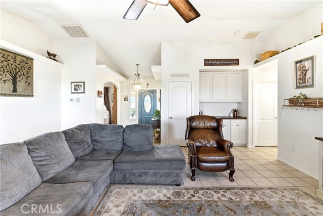 Detail Gallery Image 21 of 58 For 7330 Smoke Tree, Phelan,  CA 92371 - 4 Beds | 3 Baths