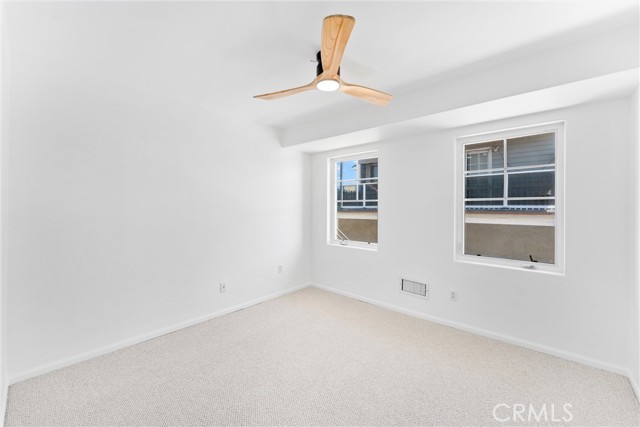 Detail Gallery Image 14 of 36 For 126 47th Street #1,  Newport Beach,  CA 92663 - 3 Beds | 2/1 Baths