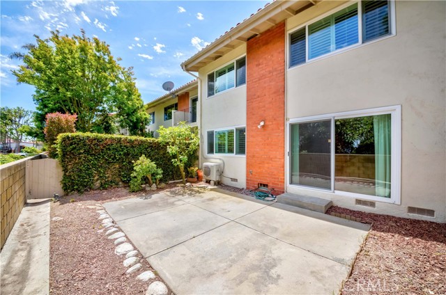 31 Via Sevilla, Rolling Hills Estates CA: https://media.crmls.org/medias/37238b57-53eb-4357-8258-6bdac5b8d1a3.jpg
