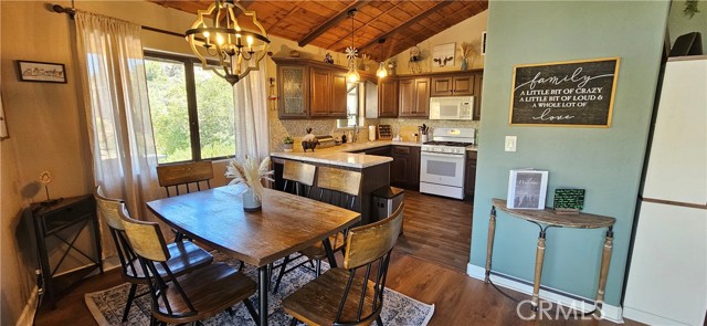 Detail Gallery Image 27 of 58 For 37 Oak, Kernville,  CA 93238 - 2 Beds | 1 Baths