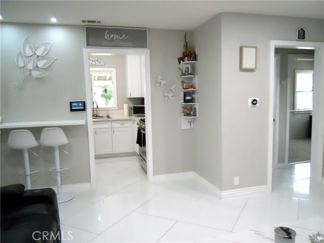 3071 N Crescent Avenue, San Bernardino CA: https://media.crmls.org/medias/37252b8b-1946-47f0-a531-86d805abd003.jpg