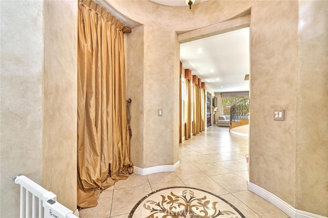 Detail Gallery Image 5 of 48 For 524 S Petunia, La Habra,  CA 90631 - 4 Beds | 3/1 Baths