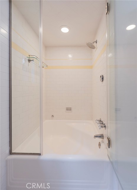 Detail Gallery Image 34 of 48 For 410 Carroll Canal, Venice,  CA 90291 - 3 Beds | 2 Baths