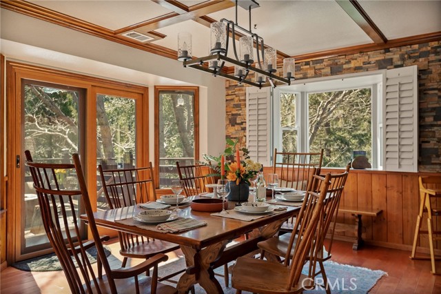 Detail Gallery Image 16 of 45 For 915 Trinity, Lake Arrowhead,  CA 92352 - 5 Beds | 3/1 Baths