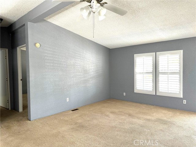 Detail Gallery Image 5 of 17 For 1721 Hoop Way, Hemet,  CA 92545 - 3 Beds | 2 Baths