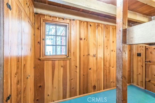 129 B Lane, Lake Arrowhead CA: https://media.crmls.org/medias/3726d5a9-c702-4f47-afce-0d7a93bb0e38.jpg